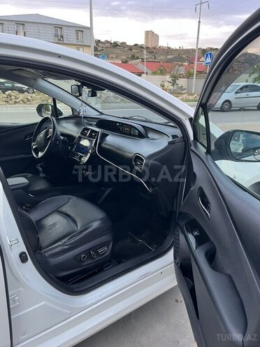 Toyota Prius-10