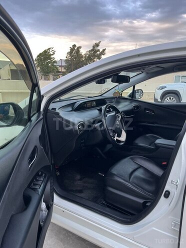 Toyota Prius-11