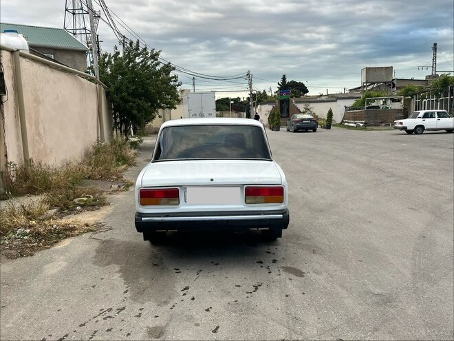 LADA (VAZ) 2107-2