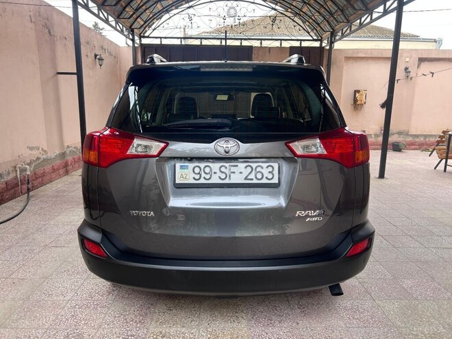 Toyota RAV4-6
