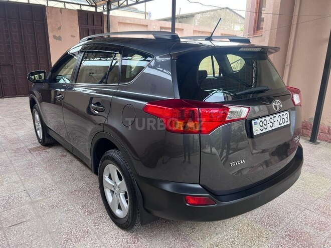 Toyota RAV4-7