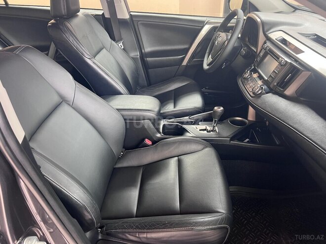 Toyota RAV4-9