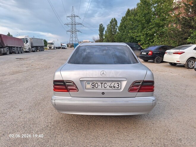 Mercedes E 220-2