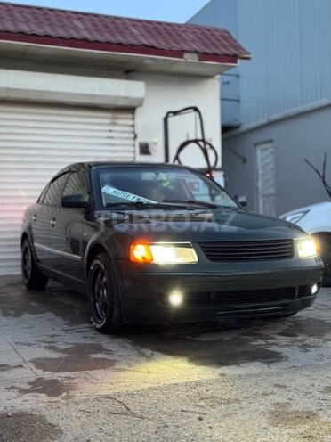 Volkswagen Passat-1