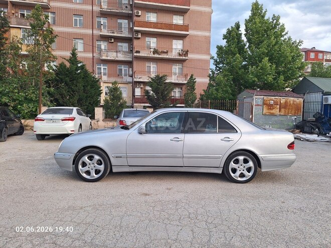 Mercedes E 220-4