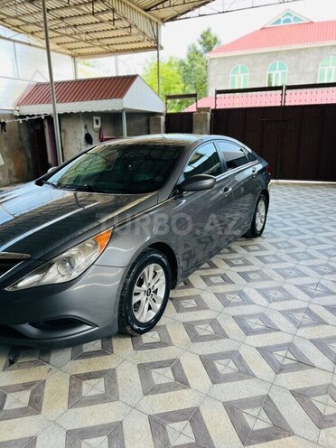 Hyundai Sonata-6
