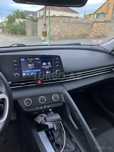 Hyundai Elantra-6
