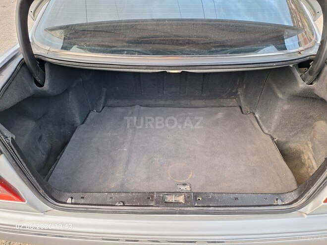 Mercedes E 220-10