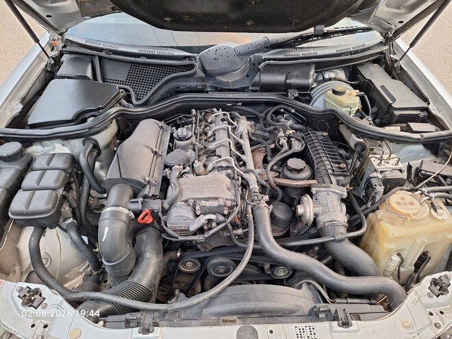 Mercedes E 220-9
