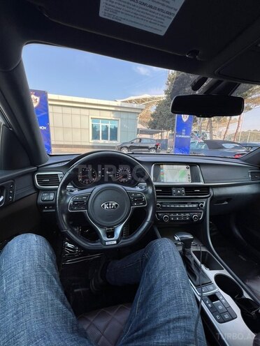 Kia Optima-4