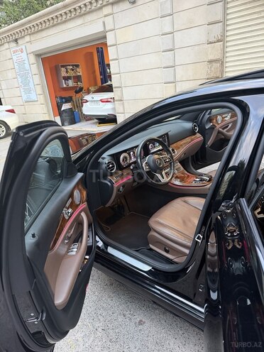 Mercedes E 300-8