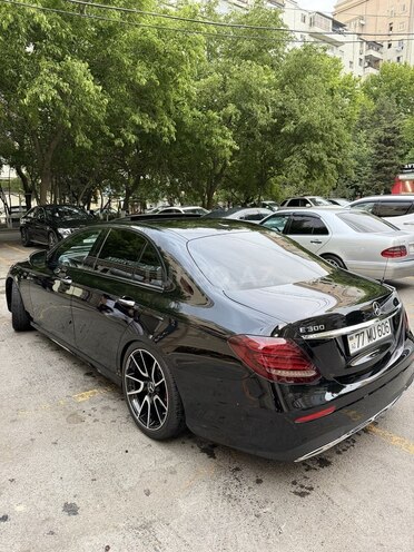 Mercedes E 300-4