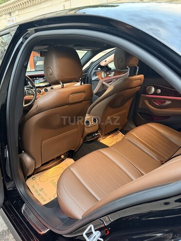Mercedes E 300-12