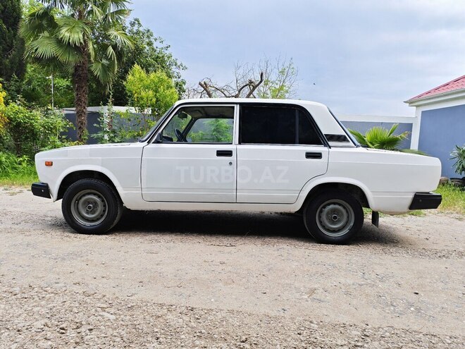 LADA (VAZ) 2107-4