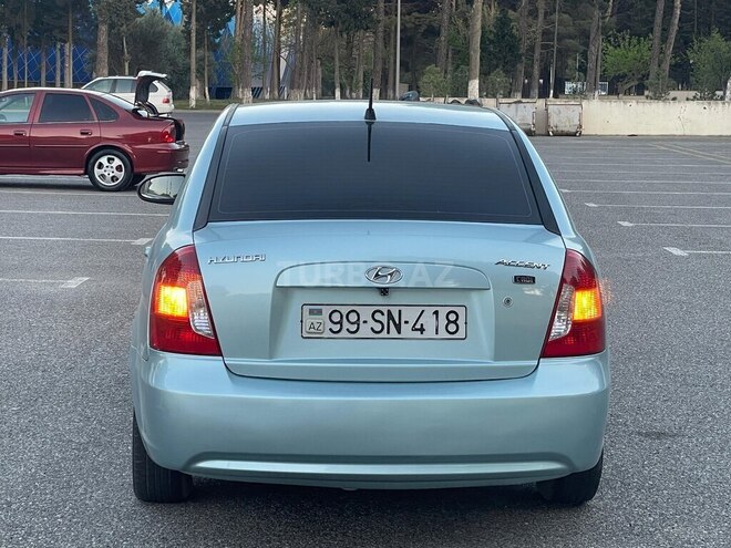 Hyundai Accent-6