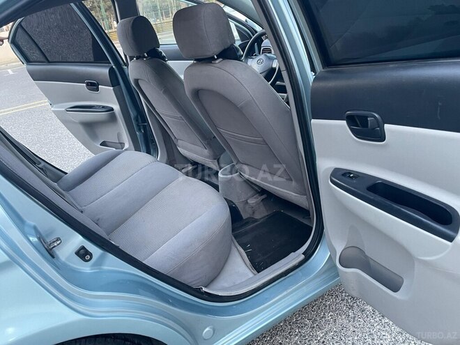 Hyundai Accent-9