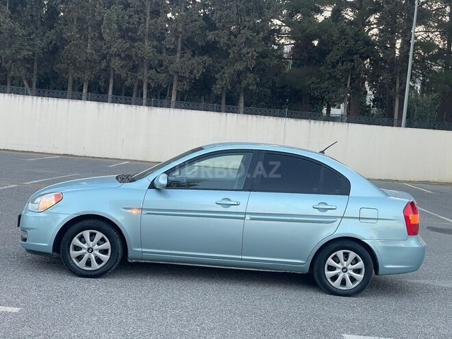 Hyundai Accent-10