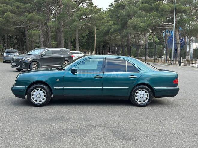 Mercedes E 290-6