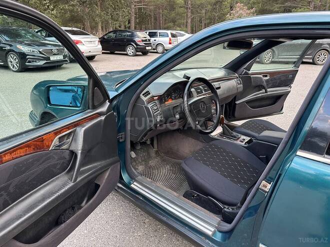 Mercedes E 290-17