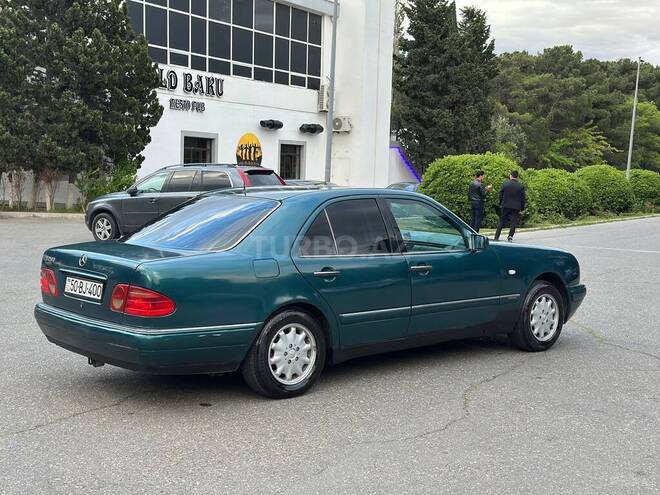 Mercedes E 290-10