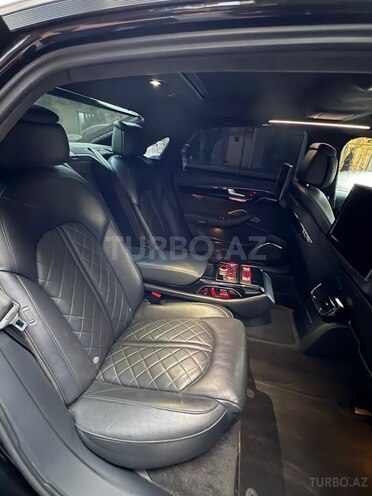 Audi A8-6