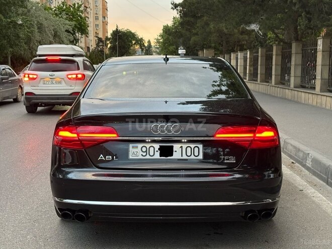Audi A8-11
