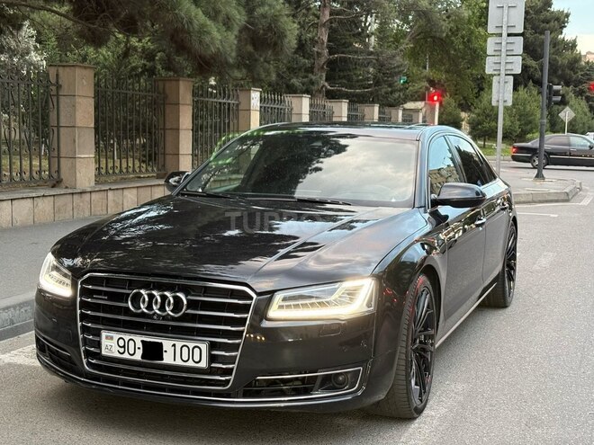 Audi A8-1