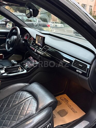 Audi A8-5
