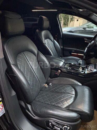 Audi A8-3