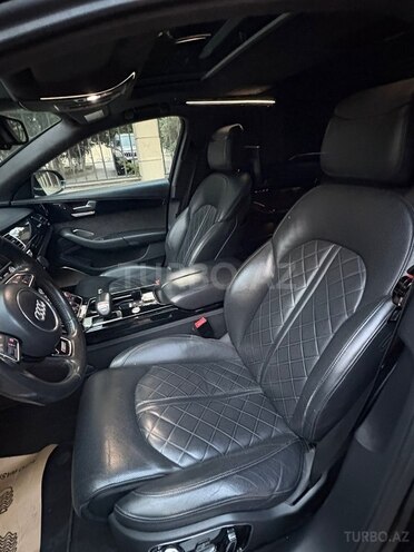 Audi A8-8