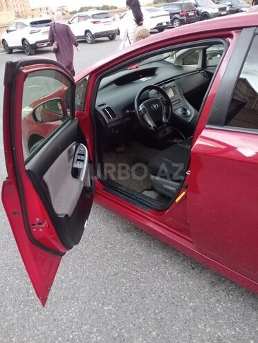 Toyota Prius-8