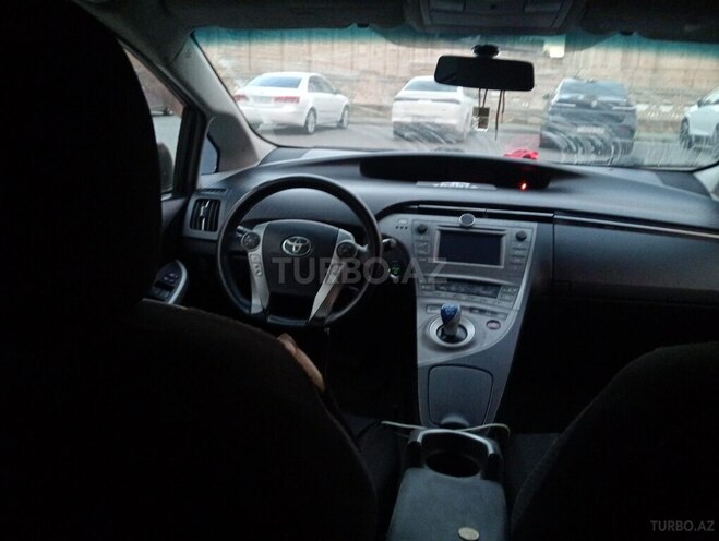 Toyota Prius-14