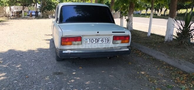 LADA (VAZ) 2107-2