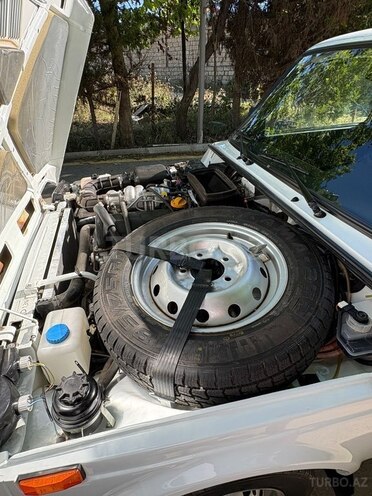 LADA (VAZ) Niva-8