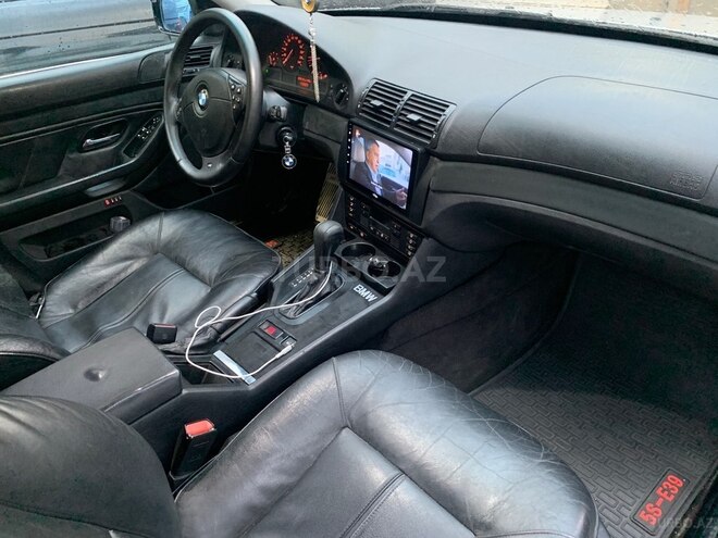 BMW 523-8