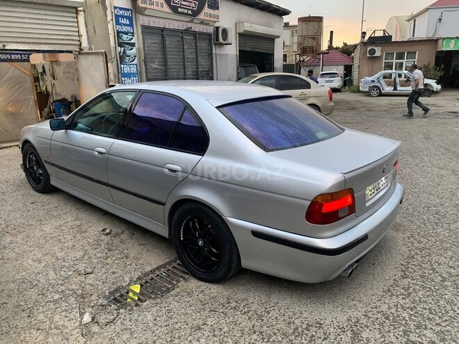 BMW 523-4