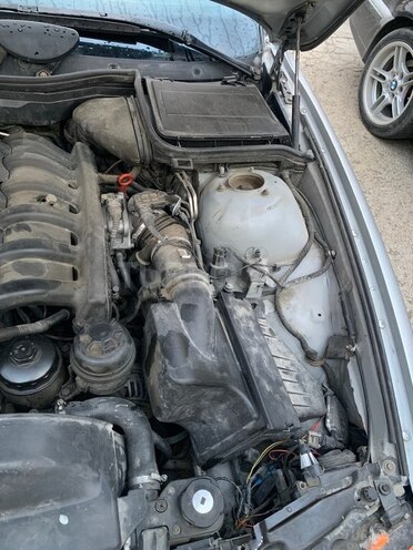 BMW 523-12