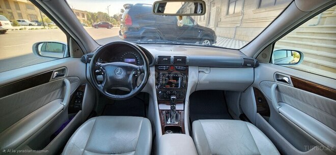 Mercedes C 240-18
