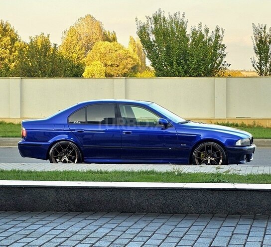 BMW 528-9