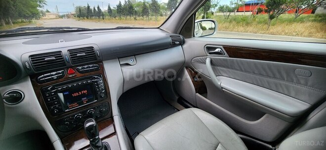 Mercedes C 240-19
