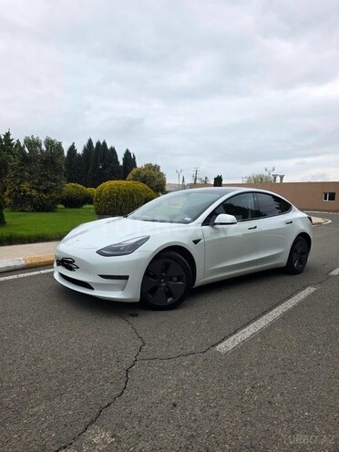 Tesla Model 3-2