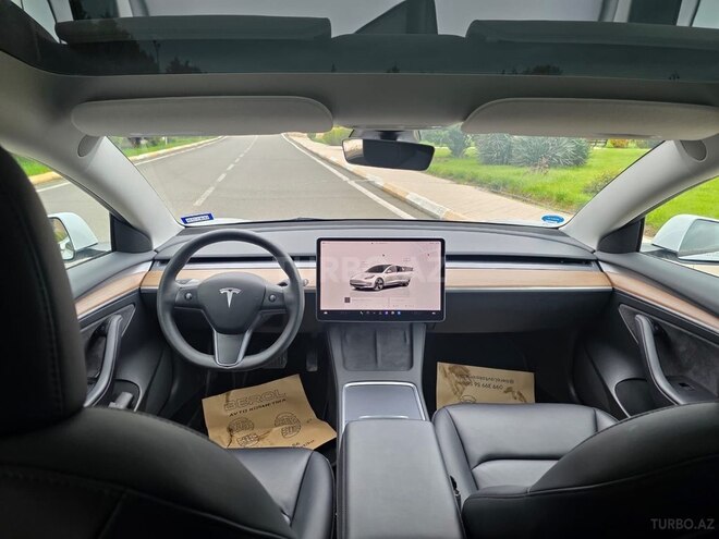 Tesla Model 3-5