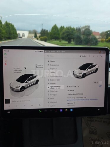 Tesla Model 3-7