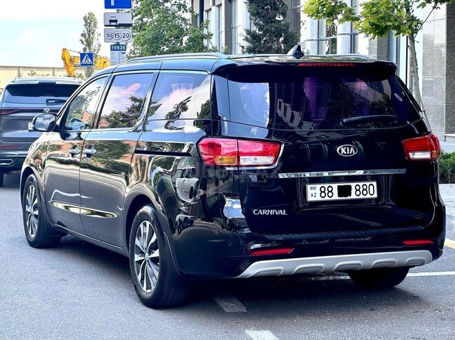 Kia Carnival-7