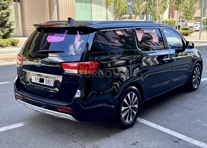 Kia Carnival-8