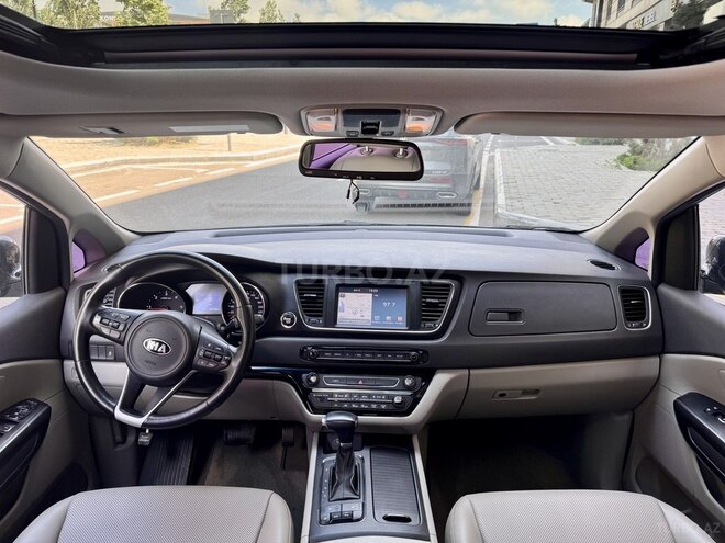 Kia Carnival-9