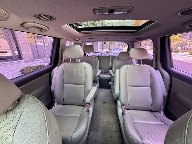 Kia Carnival-14