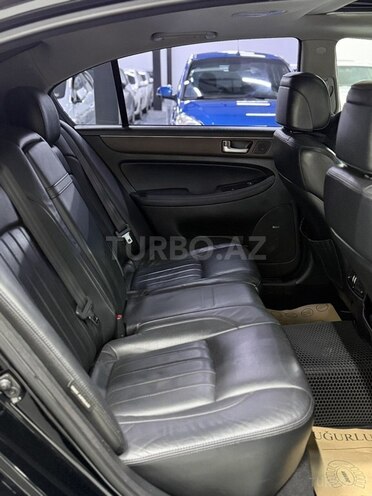Hyundai Genesis-21