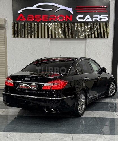 Hyundai Genesis-13