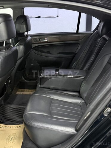 Hyundai Genesis-19